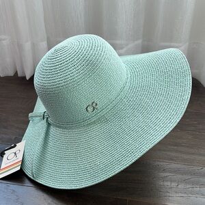 OP Ocean Pacific Wide brim,silvertone OP logo, band trim,floppy 80% paper,20% PP